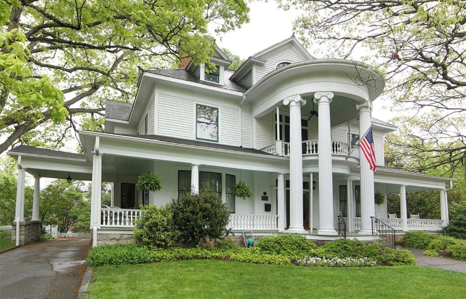 Double Oaks Bed & Breakfast Bed & Breakfast Greensboro Exterior photo